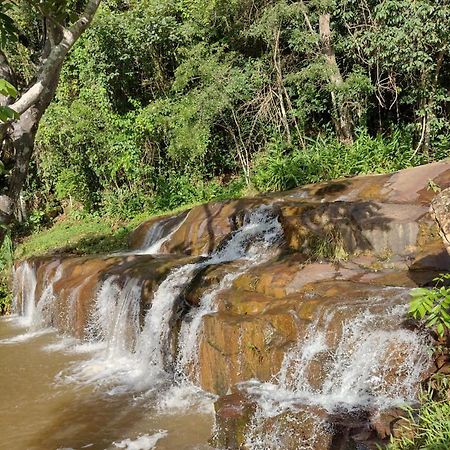 Chales Cachoeira Do Cafundo Bueno Brandao Bagian luar foto